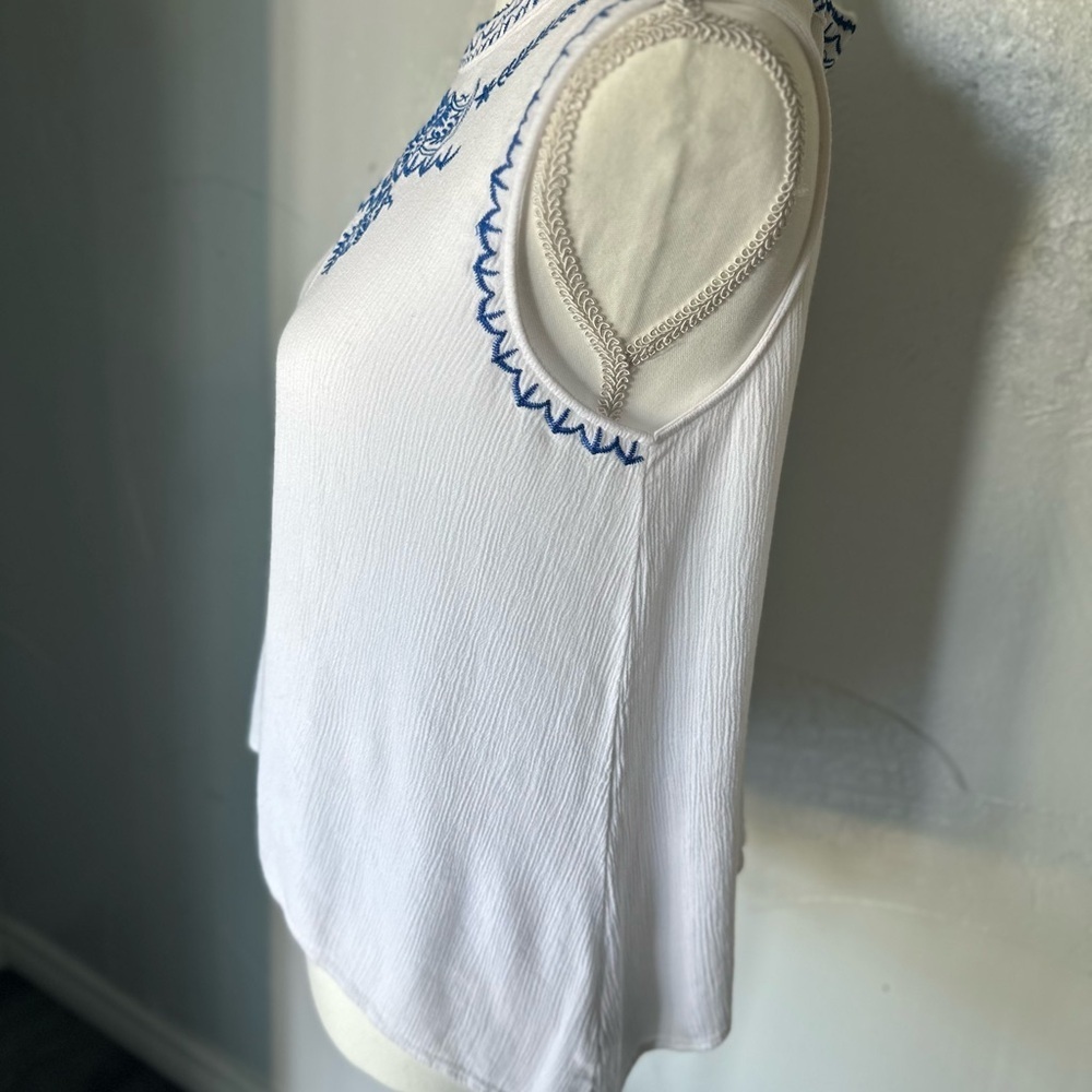 Embroidered White and Blue Women's Top - Picture 6 of 7